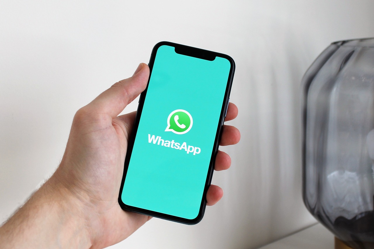 Aggiornamento WhatsApp: arriva il lucchetto che ti protegge